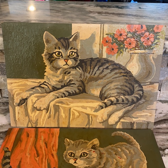 Vintage 1940-50s era Momma cat & kitten paintings - Picture 3 of 3